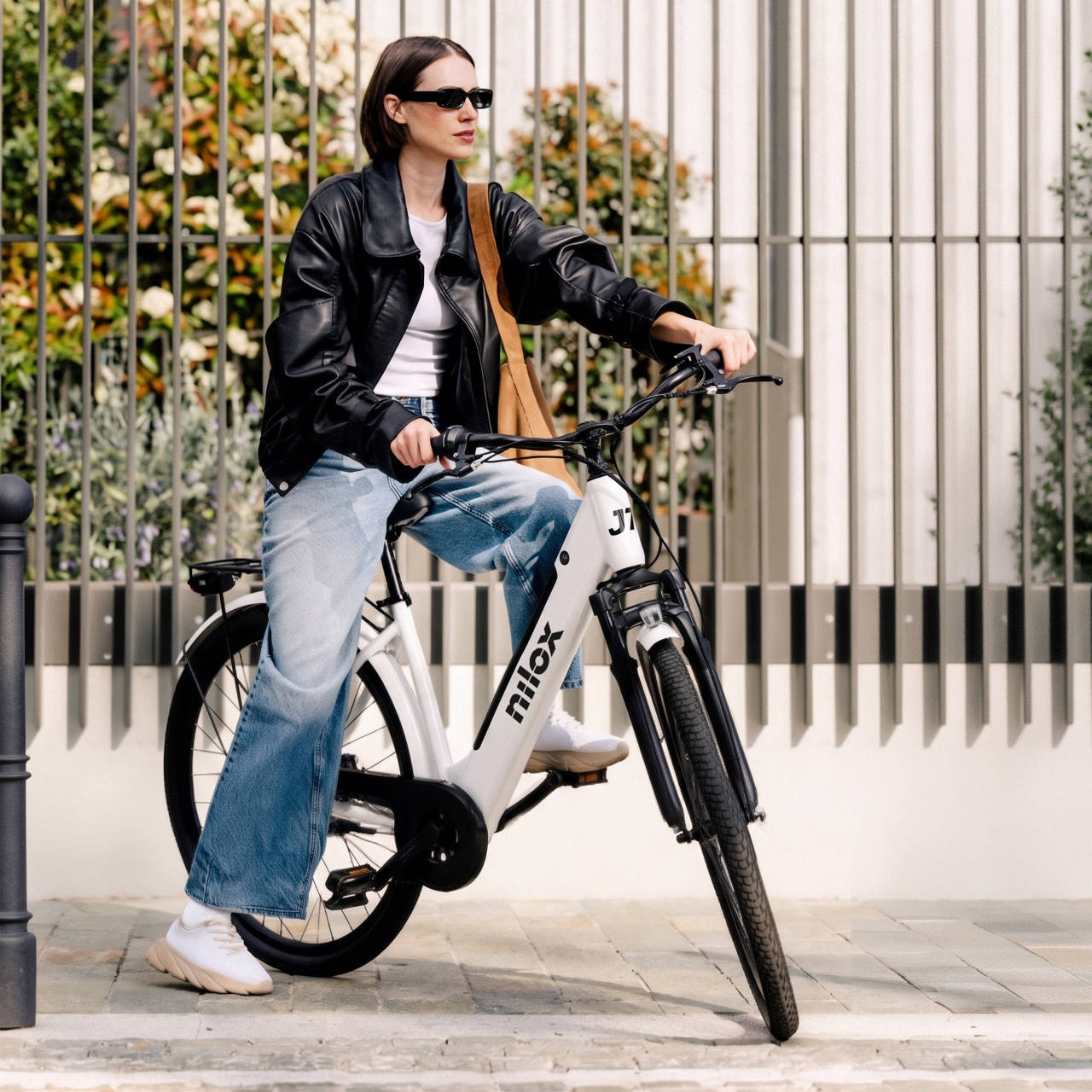 City E-Bike J7 NXEBJ7WH image number 2